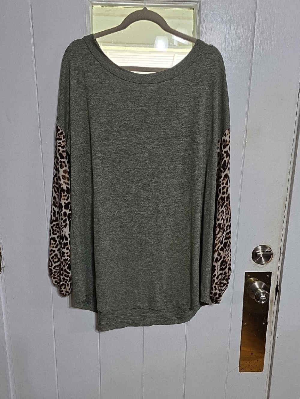 Reborn J The Plus Women's Shirt Gray W/Cheetah Print Sleeves Lightweight Sz 3XL